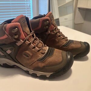 Keen Multi-Tone Hiking Boots